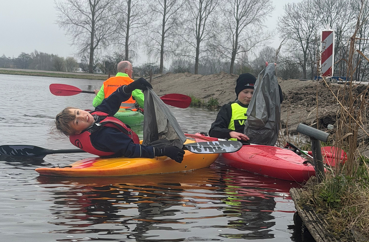 Michiel de Ruyter maakt de Amstel schoon