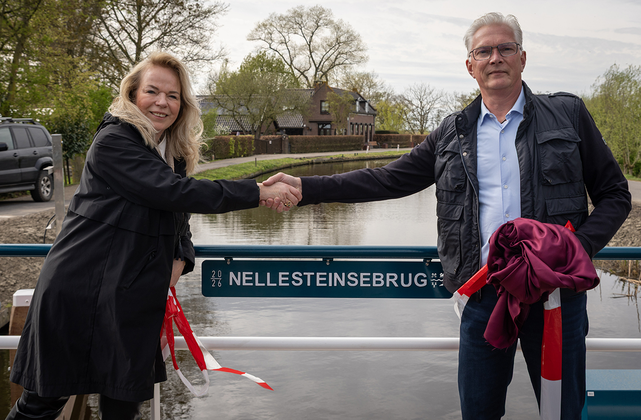 Vernieuwde bruggen in Abcoude geopend