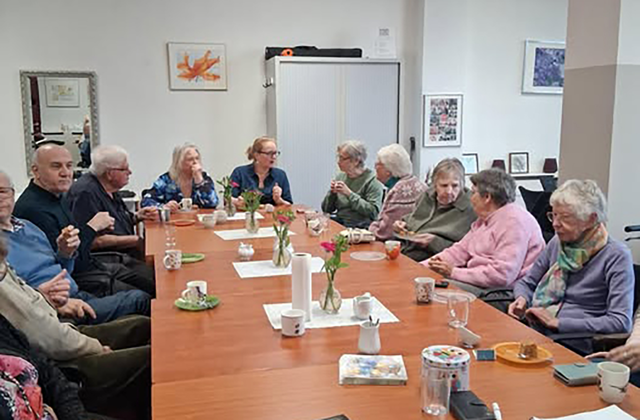 Burgemeester op de koffie in Buurtkamer Vinkeveen