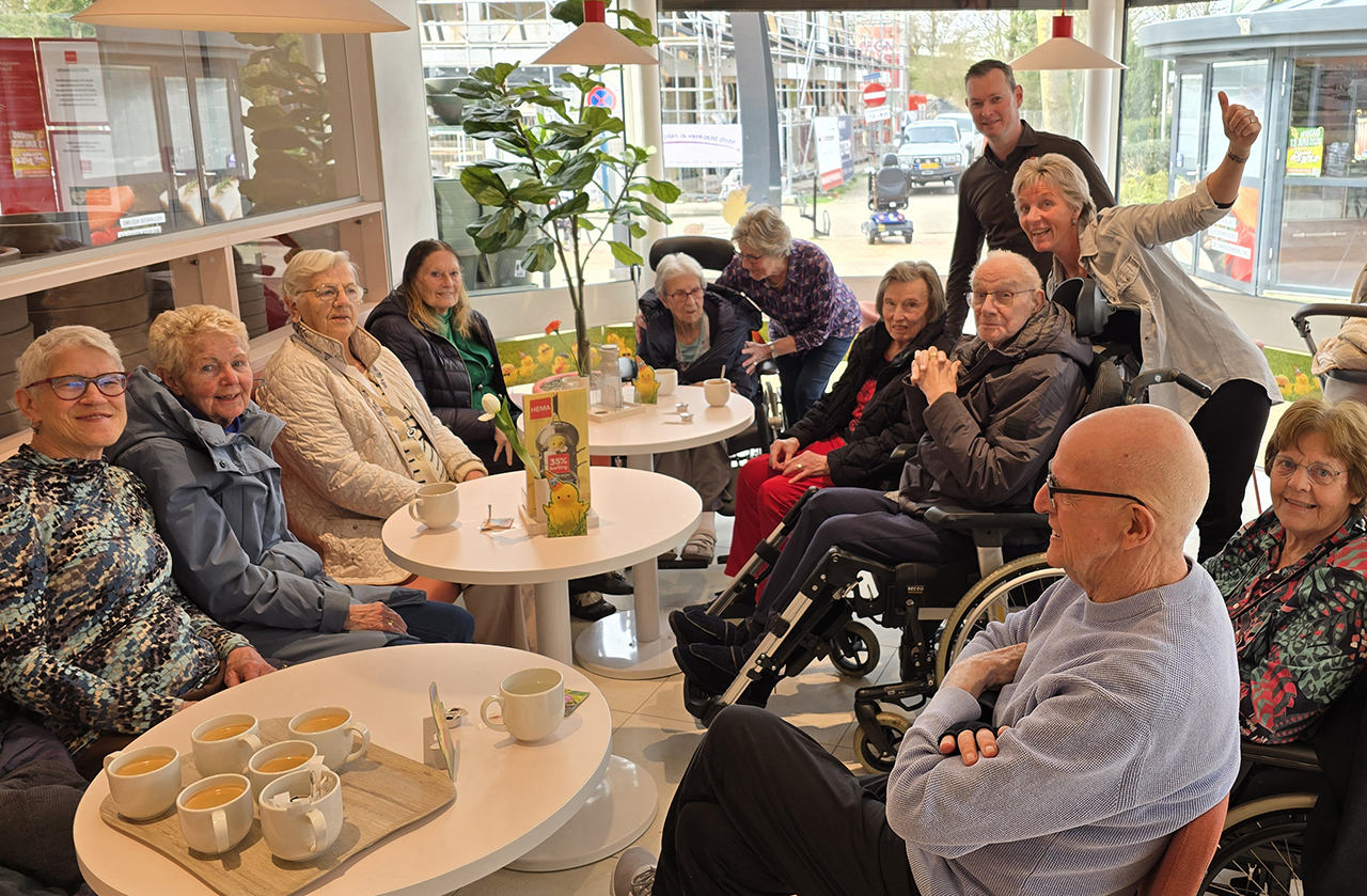 Hema trakteerde op koffie tijdens muzikale wandeling