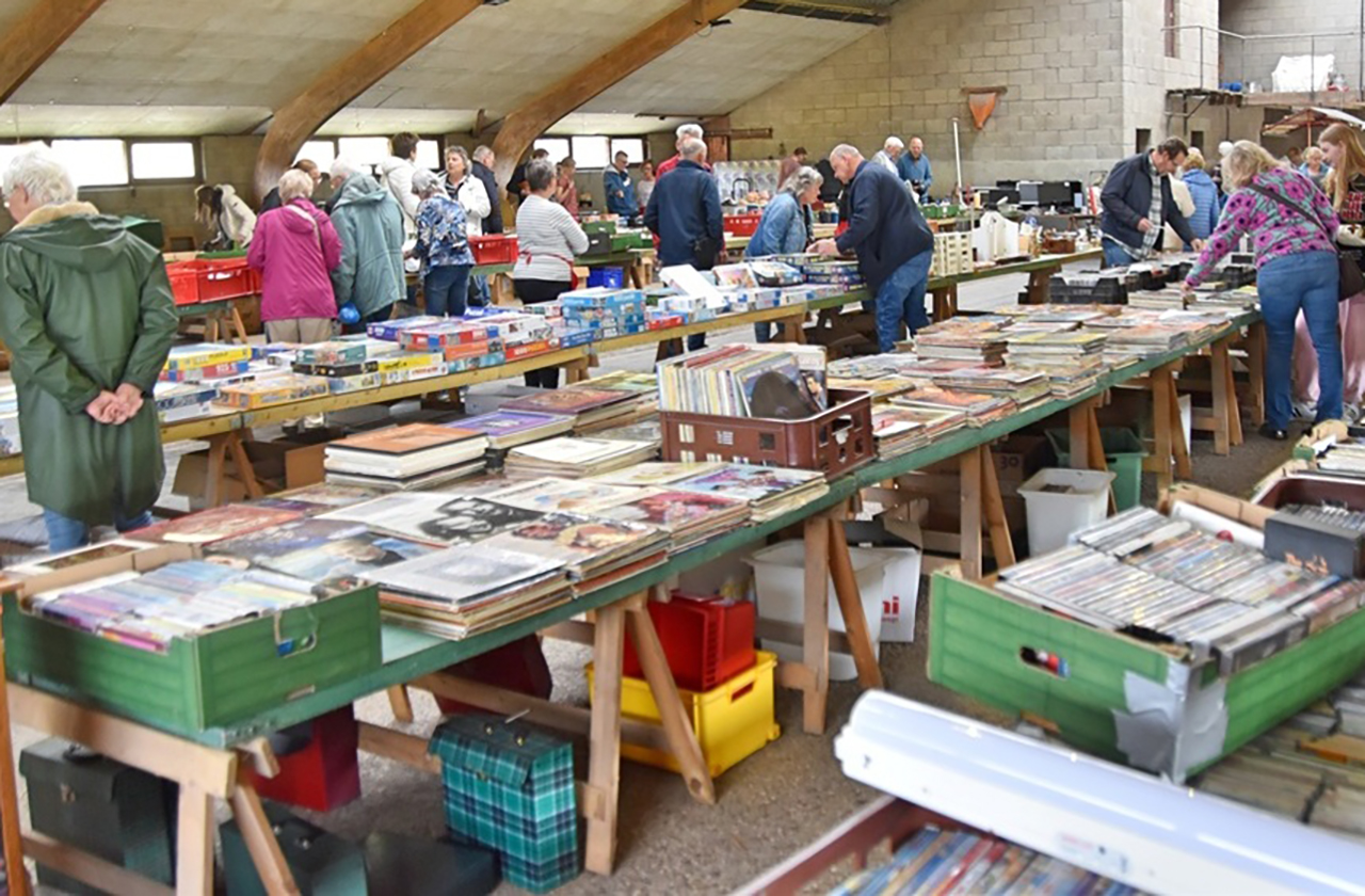 Snuffelmarkt bij Boerderij Sportzicht in Mijdrecht