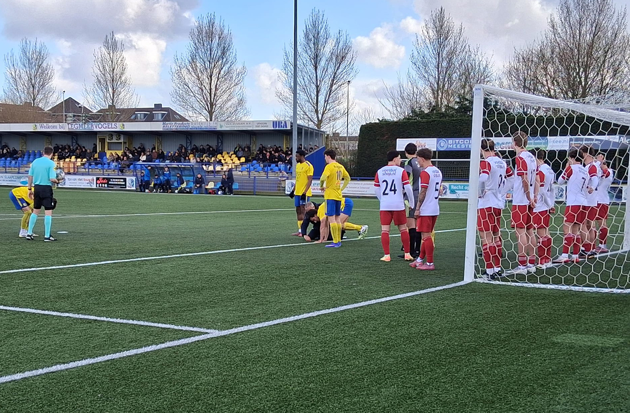 Legmeervogels zakt naar nacompetitieplek