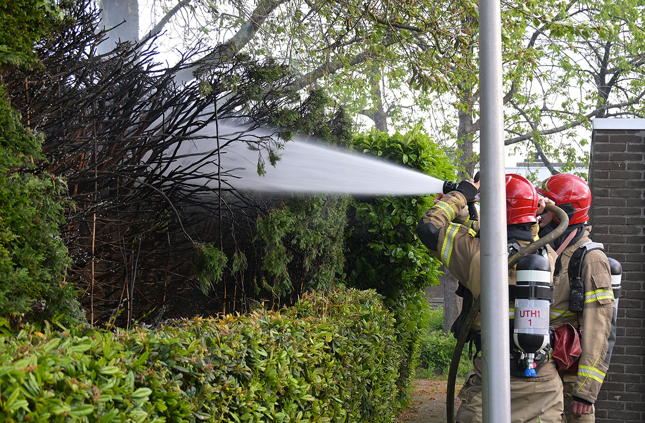 Coniferenbrand snel geblust