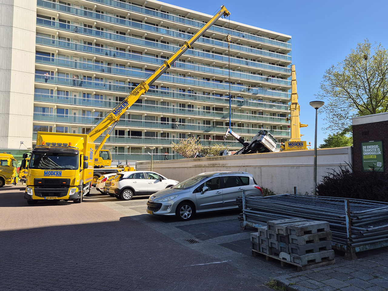 Glazenwassers naar beneden gestort