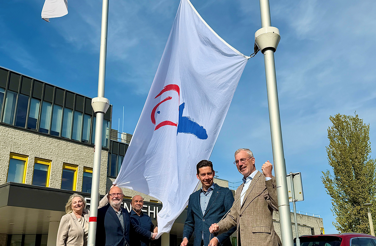 Gemeente Uithoorn hijst vrijheidsvlag