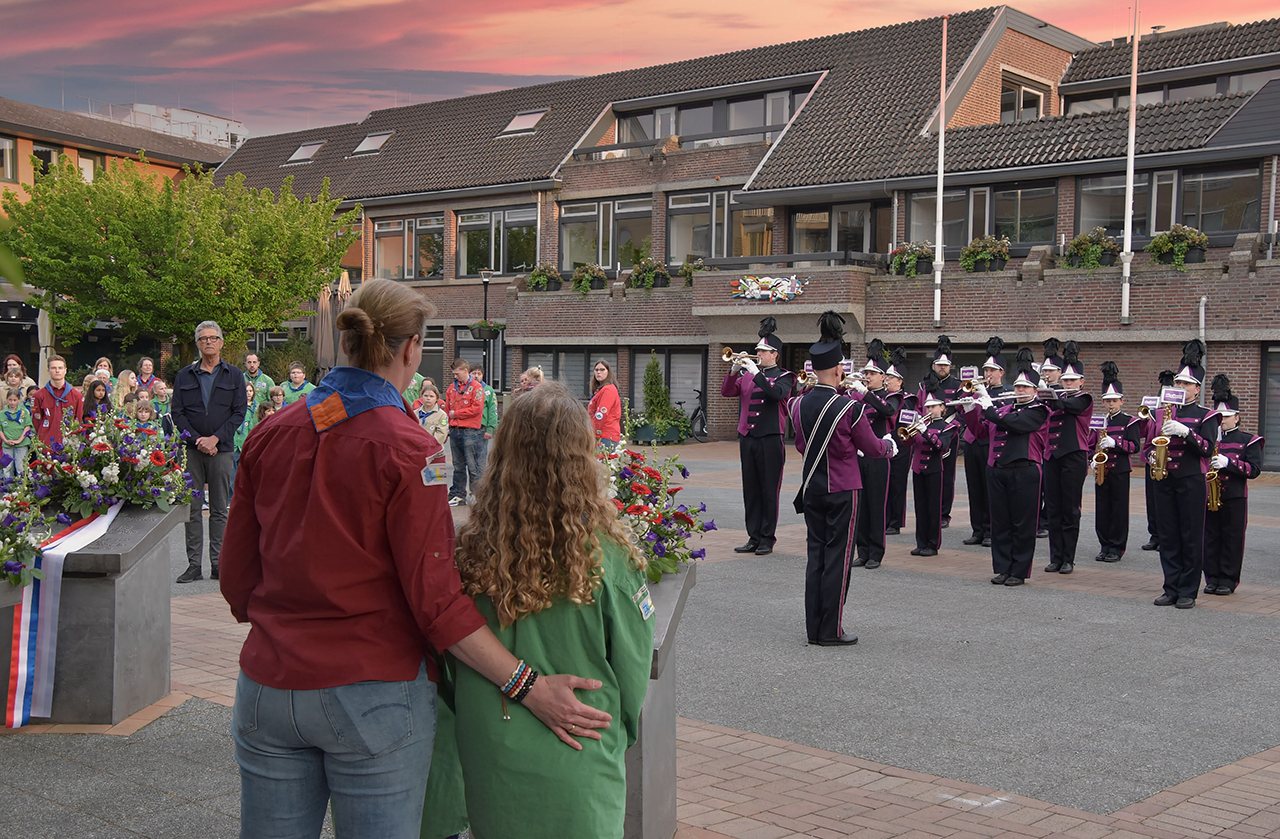 Stilte en bezinning bij Dodenherdenking