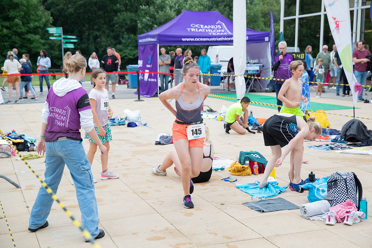 Scholieren Zwemloop Challenge uitdaging voor Uithoornse scholieren