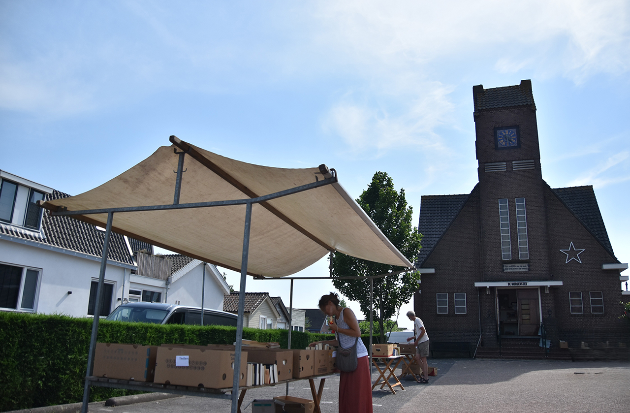 Hitte drukt bezoekersaantal op boekenmarkt