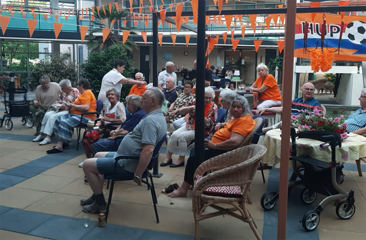 Oranjekoorts slaat toe in De Wildenborch