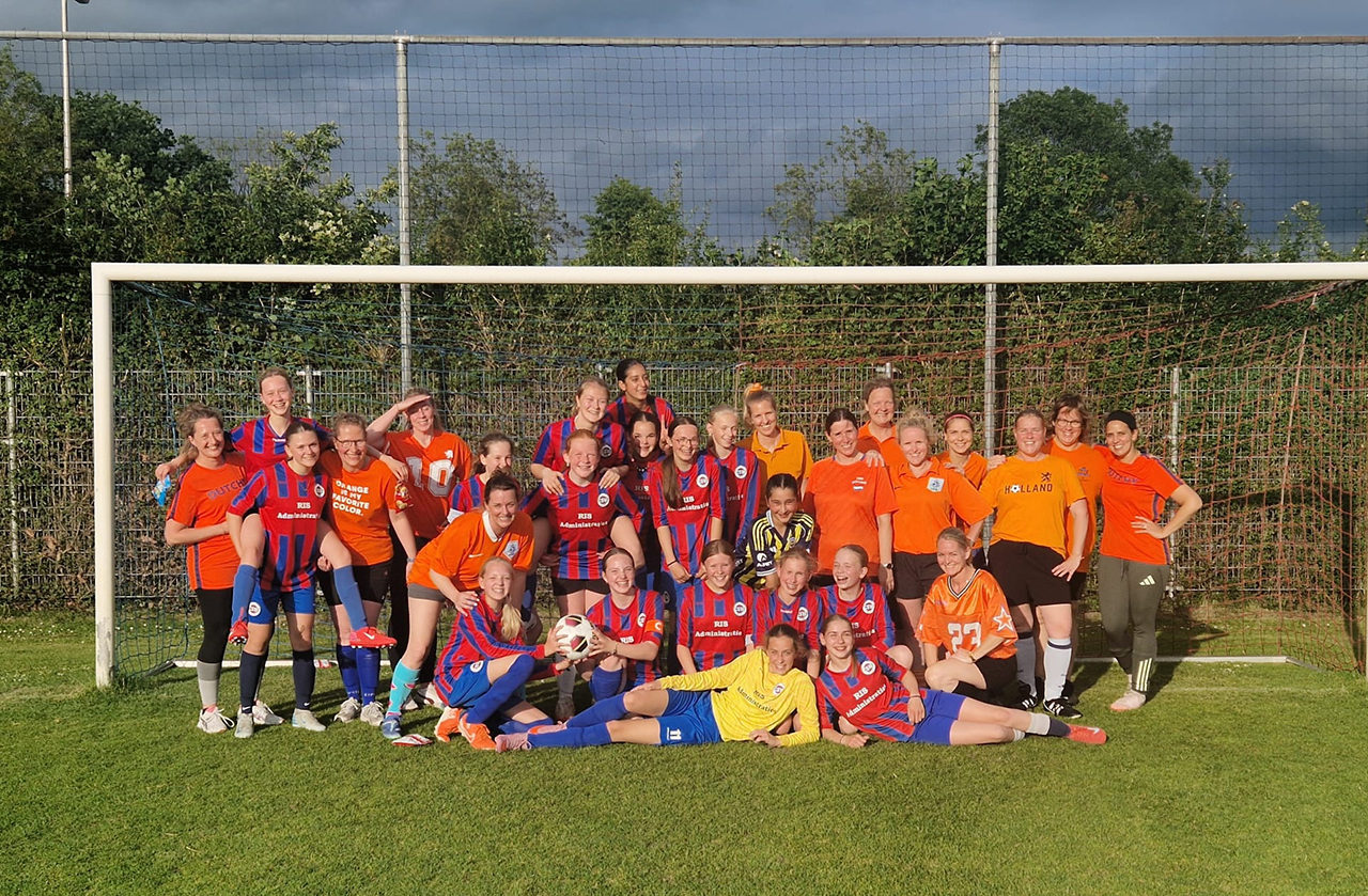 Oranje-moeders in actie bij CSW