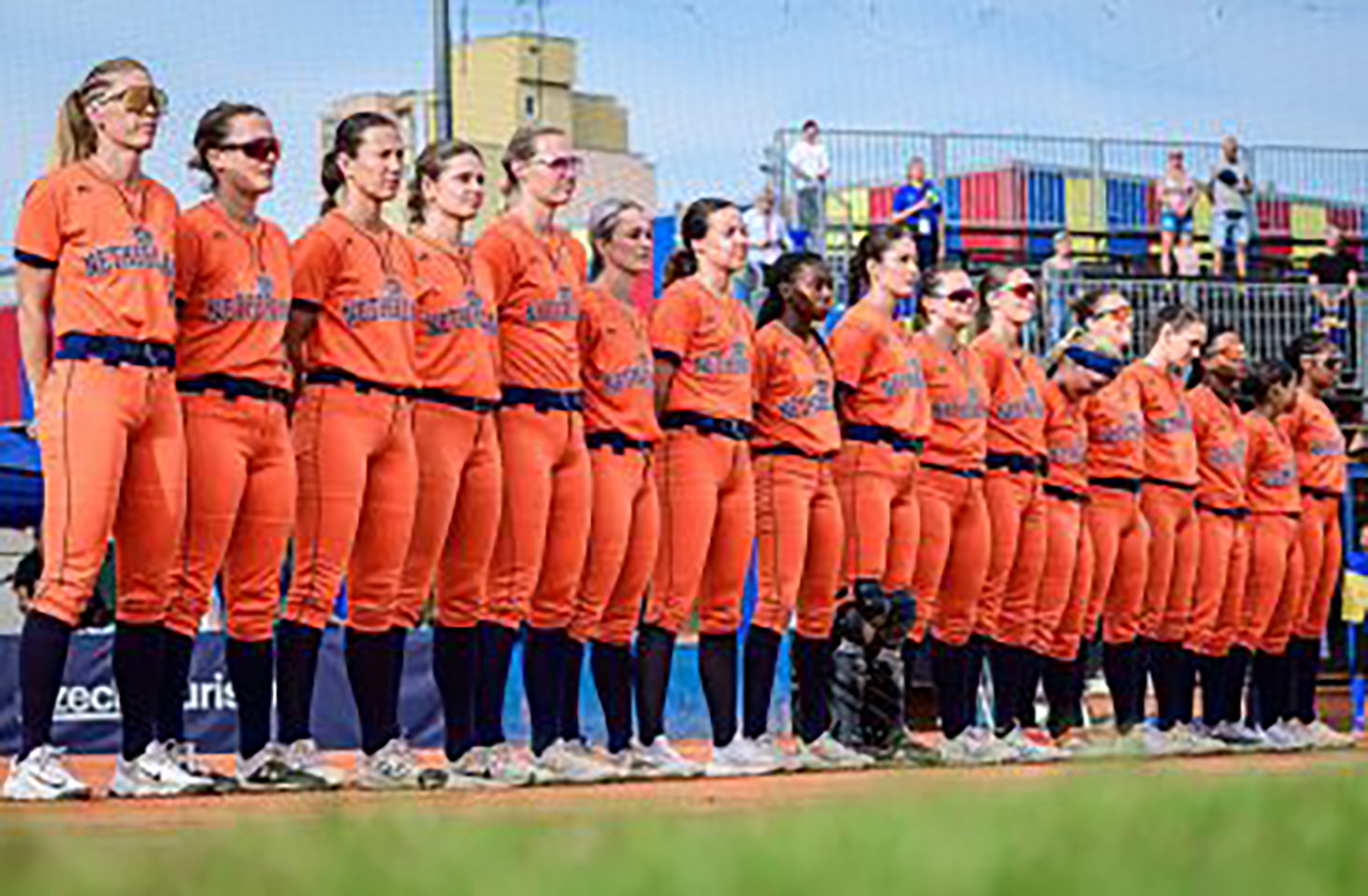 Topsoftbal in Uithoorn: Team Kingdom NL komt naar Thamen