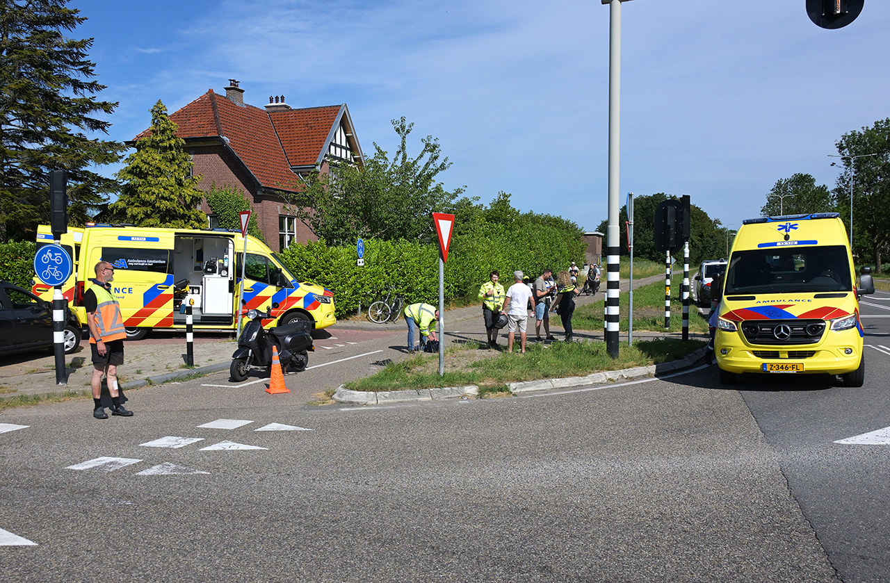 Fietser gewond na botsing met scooter