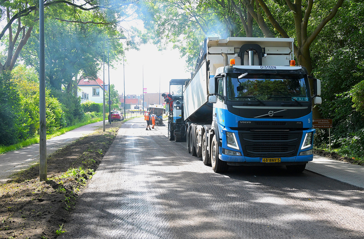 Groot onderhoud bij Koningin Maximalaan