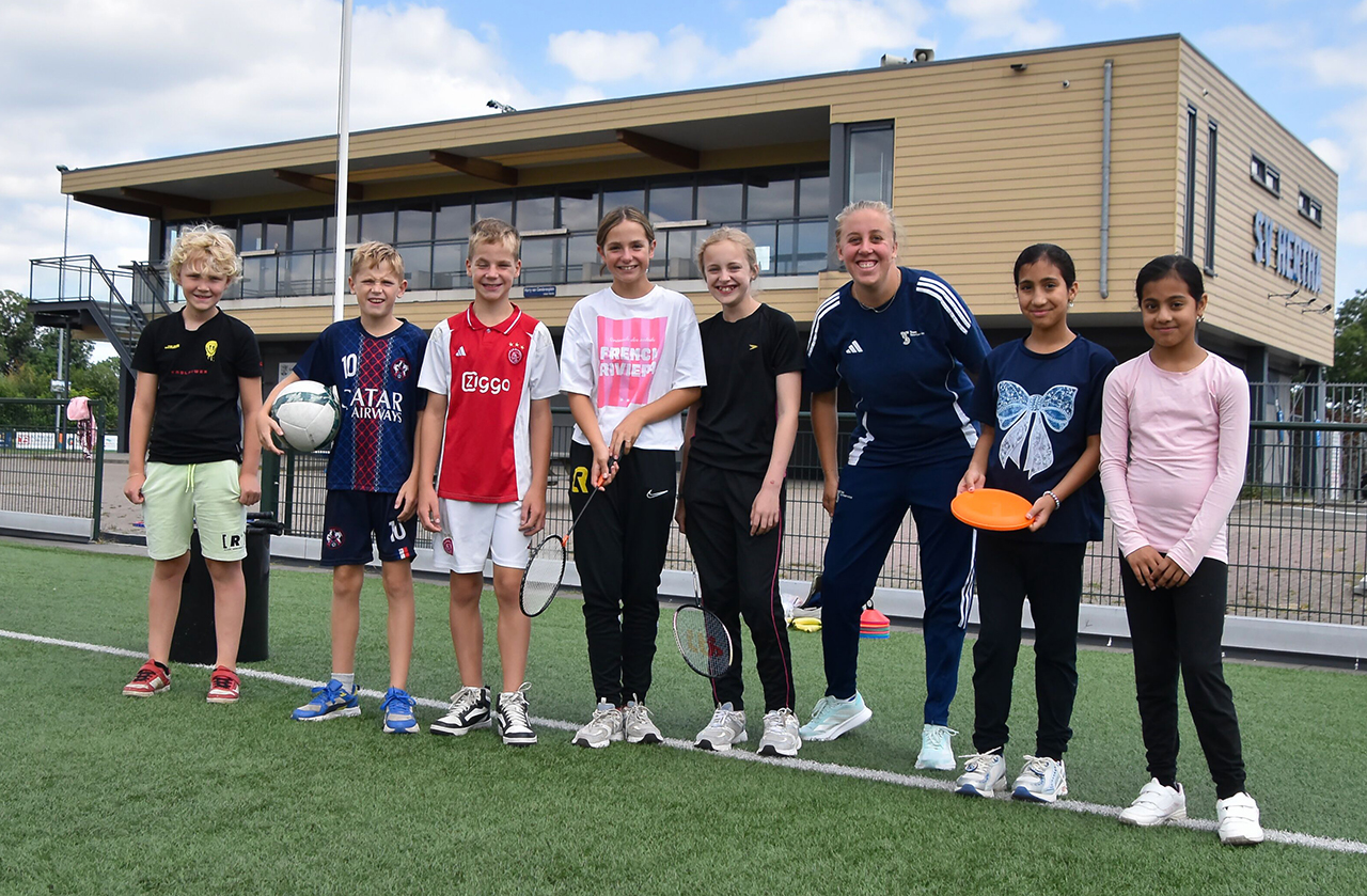 Sportieve vakantieactiviteiten op SV Hertha-terrein