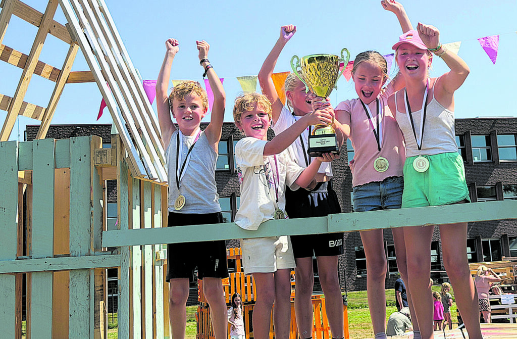 Bouwdorp DRV week van bouwen, samenwerken en zomers avontuur