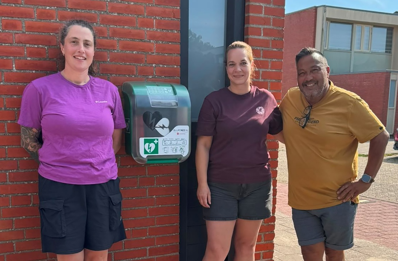 De Bertram in Legmeer voorzien van AED