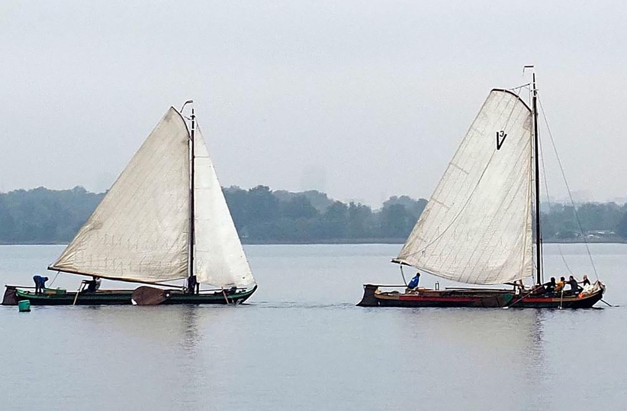 Turfrace brengt historische zeilvaart naar Vinkeveen